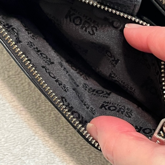 Michael Kors Adele Smartphone Wallet - Picture 6 of 9